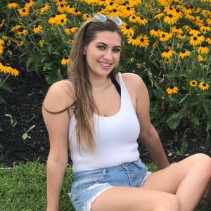 Meet your Posher, Marriea